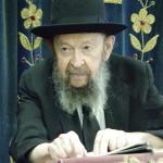 Rabbi miller Giving a Shiur